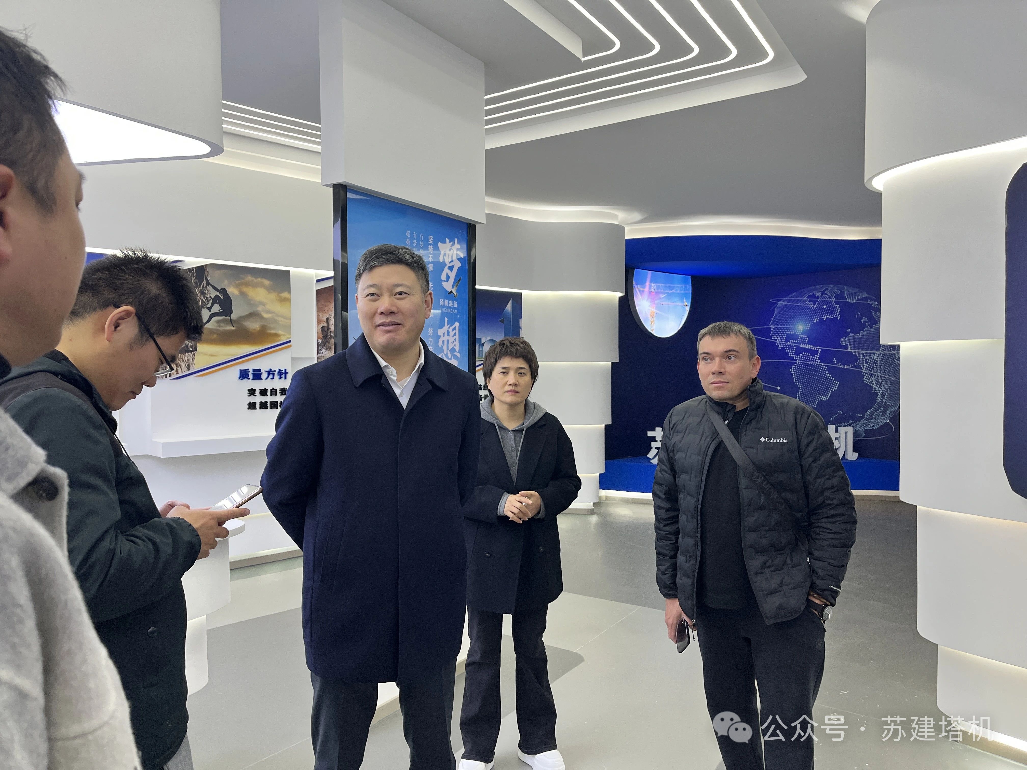 熱烈歡迎國際友人蒞臨蘇建塔機參觀交流(圖4)